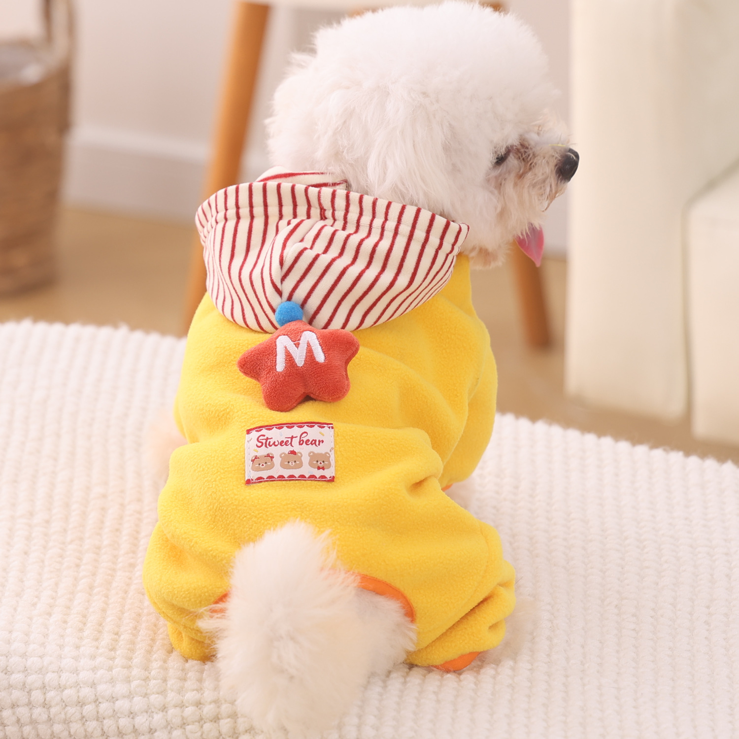 2026新品 秋冬 ペット服 柔らかい 超可愛い 犬服 ペット用品 ペット雑貨 小型犬 リード対応 フード付き