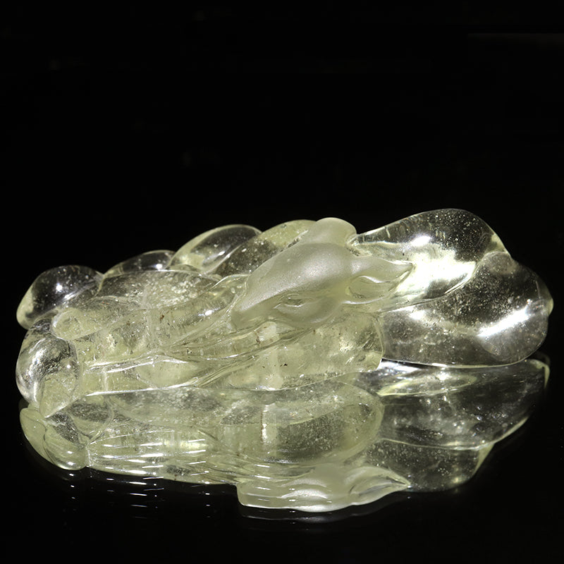 リビアングラス＜エジプト/リビア砂漠産＞ 九尾の狐 約2.5×5.9cm