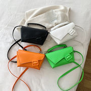 人気バッグ2022新しい流行のファッションレディースバッグメッセンジャーバッグ小さな四角いバッグ