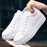 靴女性の新しい小さな白い靴通気性のあるスポーツシューズファッション厚い底のカジュアルシューズ