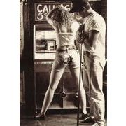 ポストカード モノクロ写真「女性の足元を見つめる男性」
