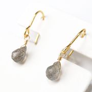 ピアス　ラブラドライト　フック型　ゴールド　GD　マダガスカル産　日本製　自由　夢　ヒーリング