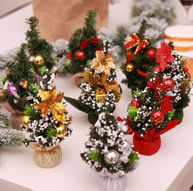 人気   クリスマスツリー 北欧 クリスマス飾り卓上　装飾ミニツリー小型　小さめ撮影道具   9色