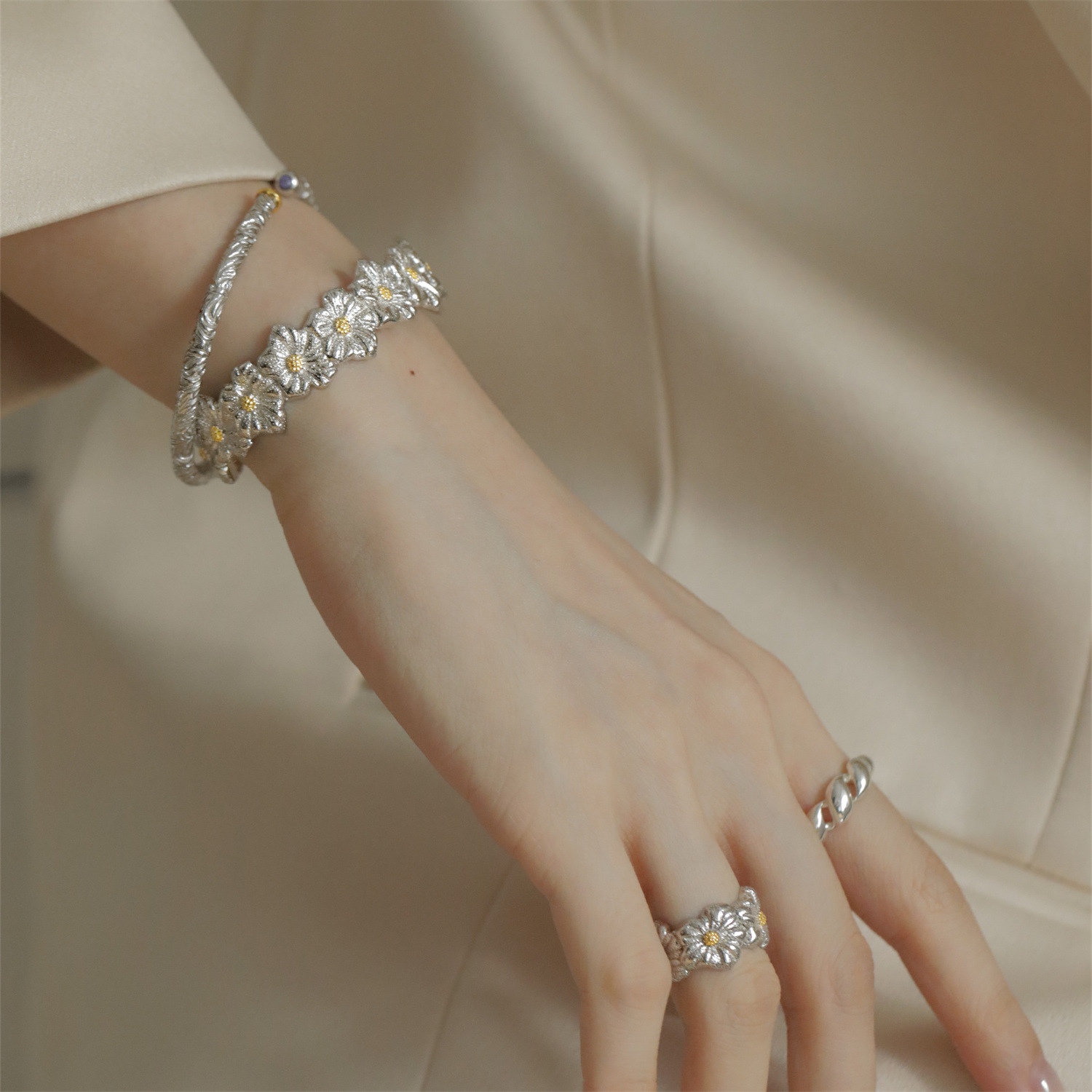 花 ブレスレット 腕飾り バングル 調節可能 アクセサリー 上品