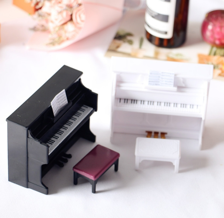 新作 ドールハウス用  ミニチュア   置物   デコパーツ インテリア用    飾り  装飾   模型  ピアノ  2色