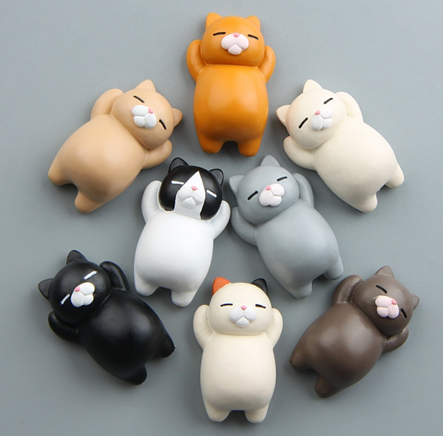 新品 冷蔵庫のマグネット  ミニチュア  模型   猫  置物   磁石 デコパーツ    モデル    玩具   8色