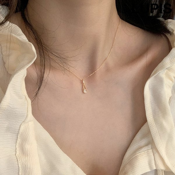 完売品⭐︎Grosé 花モチーフ ネックレス 金メッキ 大人気】K18YG 完売品⭐︎Grosé 花モチーフ ネックレス 金メッキ 大人気】K18YG