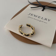 指輪　リング　アクセサリー　韓国ファッション　デザイン　金属　メタル　革