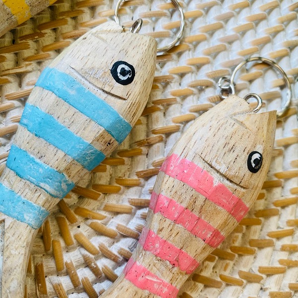 魚のキャラクターキーホルダー 鈴入り！金魚キーチェーン | 生物園オンラインショップ