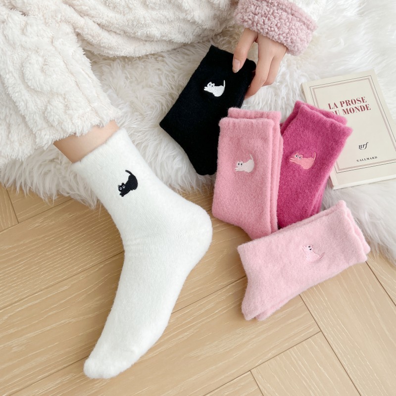 シャギーソックス　靴下　ins風　レディース　韓国ファッション　猫刺繍