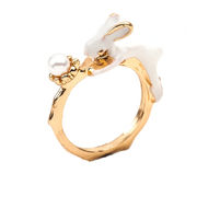 かわいい 人気 パール うさぎのリング  うさぎのアクセサリー うさぎの雑貨 女性の指輪 うさぎプレゼント