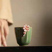 断言される 早い者勝ち 茶杯 茶の湯杯 個性 茶碗 カンフー茶器 脚立杯 主人杯 陶磁器杯 手で花をつまむ