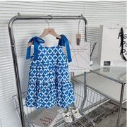 女の子のキャミソールワンピース2024夏新作韓国版子供の青十字プリントの洋風プリンセススカート