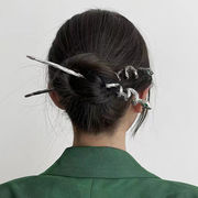 2色 ヘビのヘアピン レディースヘアアクセサリー  ファッション 蛇の髪飾り