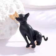 黒猫ブローチ 釉薬 猫噛み蝶 かわいい 漫画 動物コサージュ