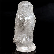 彫刻品 水晶 フクロウ彫り  ふくろう 梟 虹入り 置物 天然石