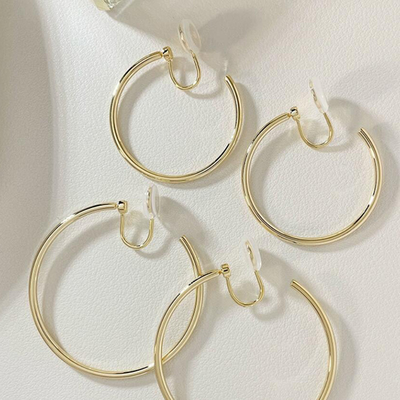 「限定販売」イヤーカフ　ハンドメイド イヤーカフ　アクセサリー イヤーカフ　アクセサリーパーツ