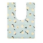スキマにピタっ！PVCトイレマット 耳長　８０×６０ｃｍ　フルーツ