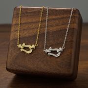 2色  ラインストーン 馬蹄ネックレス 　ステンレス製 蹄鉄 馬蹄アクセサリー