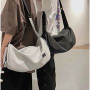 レディースバッグ　運動用バッグ　斜め掛けバッグ　収納バッグ