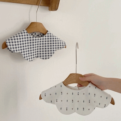 ベビー綿素材 花びら型よだれかけ 男女兼用 両面厚手スタイ 1-2歳