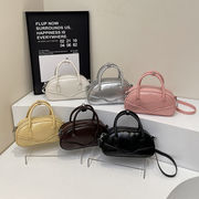 ショルダーバッグ　韓国ファッション　デザイン PUバッグ カバン 肩掛けバッグ　ハンドバッグ