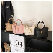 ショルダーバッグ　韓国ファッション　デザイン PUバッグ カバン 肩掛けバッグ　ハンドバッグ
