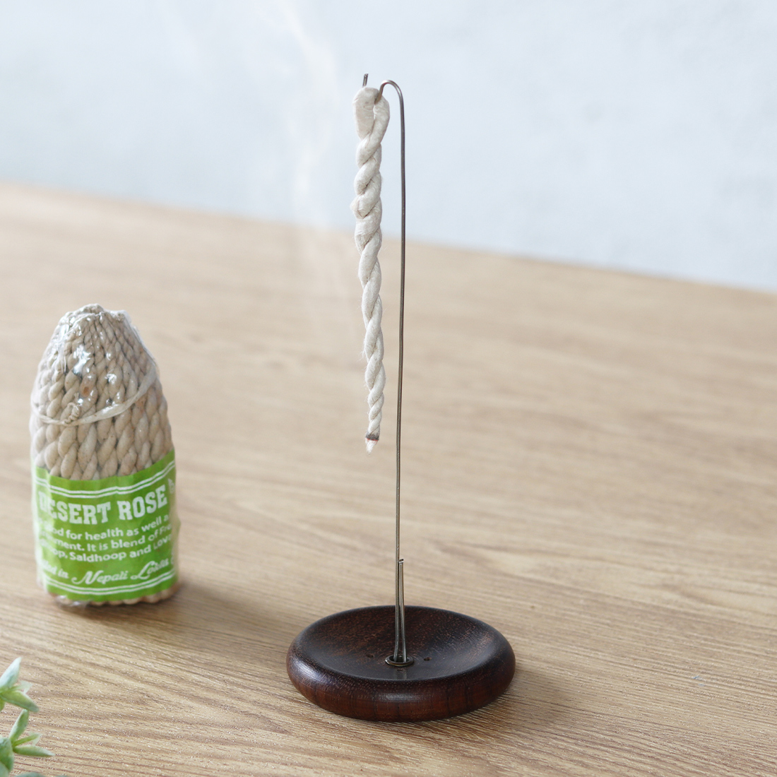 ネパールウッド香立て プレーン S[ロープ香用ロクタ紙手漉き紙アロマ癒し25AW]