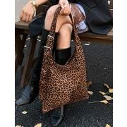 ショルダーバッグ   鞄   トートバッグ 斜めがけ レトロ 通勤風