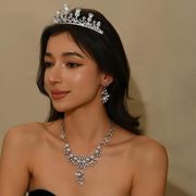 花嫁用 ティアラ3点セット ネックレス＆ピアス付き 欧米風 豪華でエレガントなウェディングアクセサリー