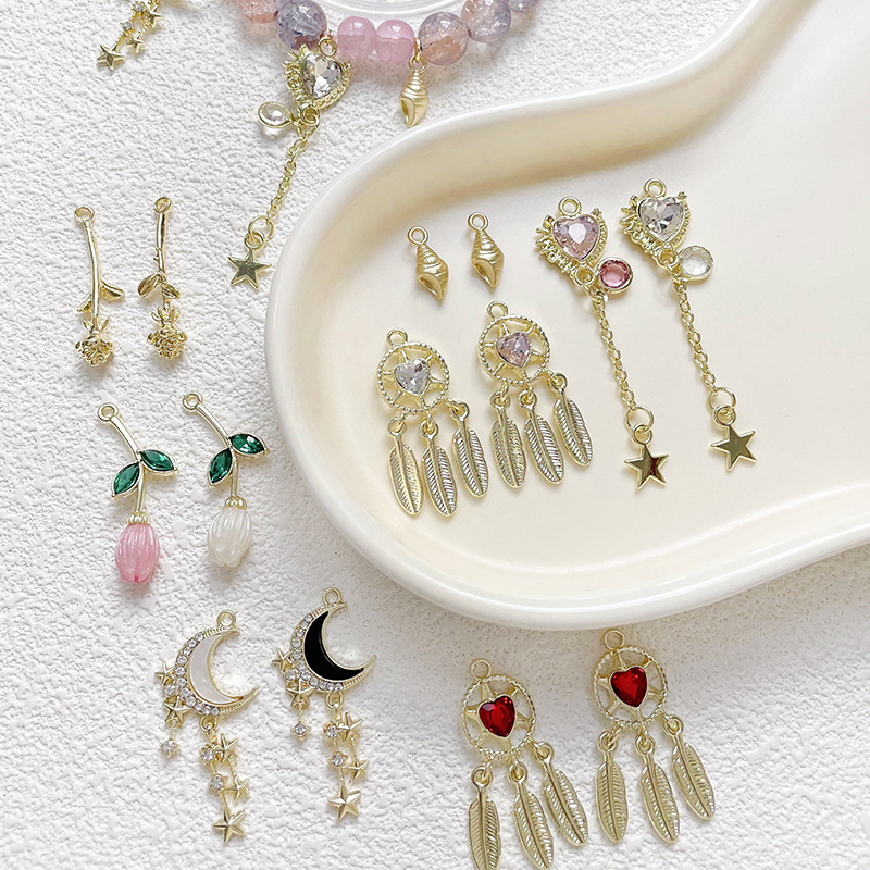 ハート メタルチャーム ビジュー パーツ 手芸 アクセサリーパーツ きらきら 手作り用品 ハンドメイド 月