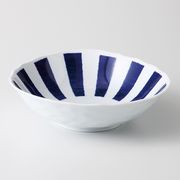 〈ＳＡＬＥ〉【波佐見焼】 藍染十草 変形多用鉢　日本製