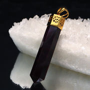 ペンダントトップ　スギライト＜南アフリカ産＞　ポイント型　Silver925　ゴールド