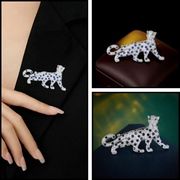 ヒョウ キュービックジルコンブローチ06711