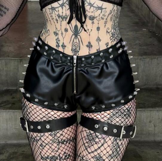 ボトムス ズボン パンツ ショーツ フェイクレザー