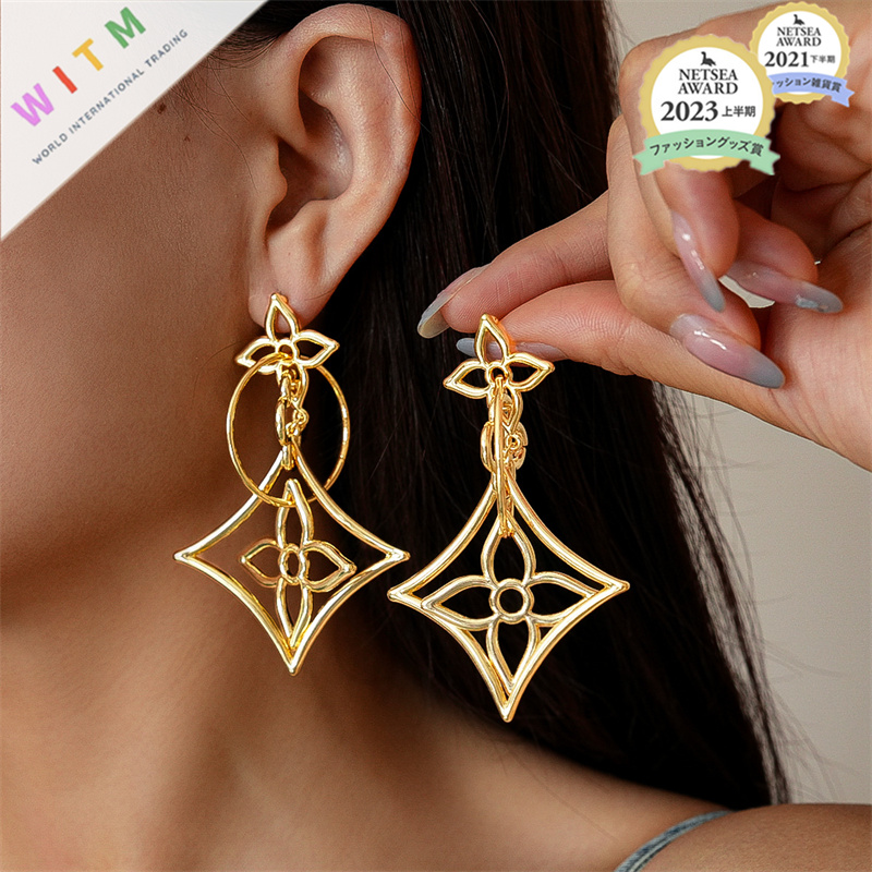 18kコーティング 花 ピアス アクセサリー 金属アレルギー対応 フラワー レディース 注目