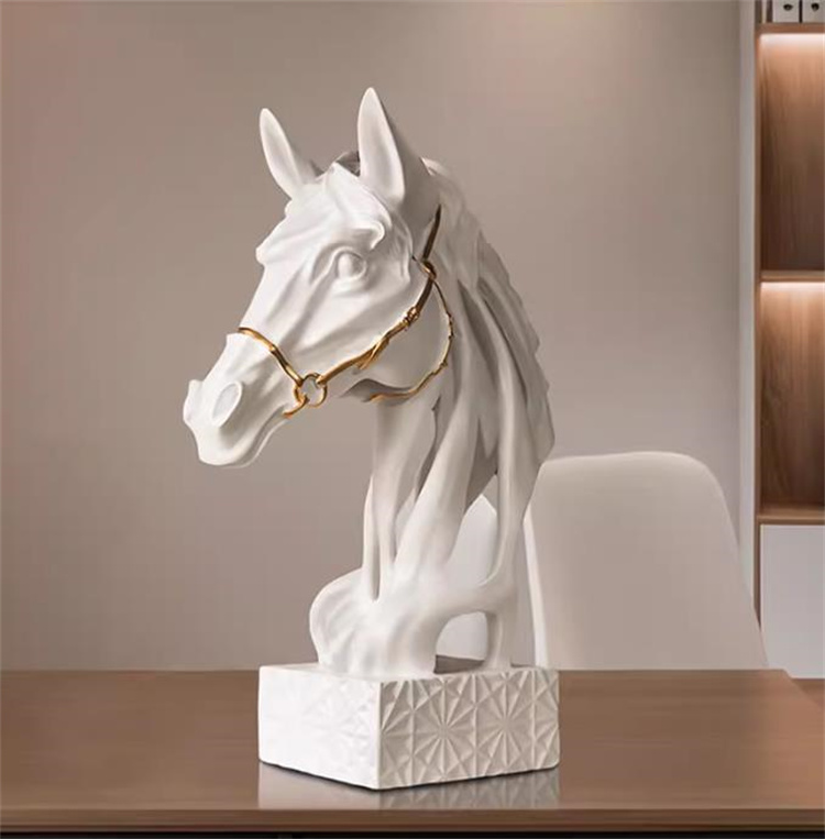 人気沸騰 陶芸技法で仕上げた馬の置物 リビングや玄関 テレビ台に映えるエレガントなデザイン