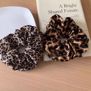 新作 ヘアアクセサリー  レディース  大腸ヘアバンド 髪飾り  シュシュ 2色