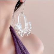 アクリルピアス