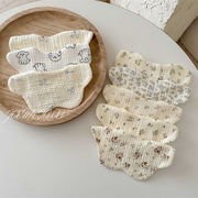 新作　ベビースタイ　花びら型　可愛い　花柄　柔らか　よだれかけ　新生児　360度回転可　選べる8柄