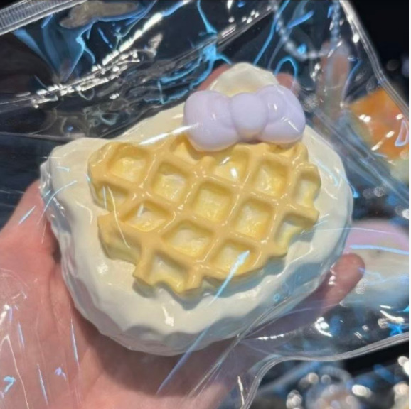 新入荷★大人＆子供用玩具　減圧グッズ　ストレス解消★スクイーズ3色