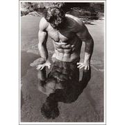 ポストカード モノクロ写真「水面に映る自分を見つめる男性」