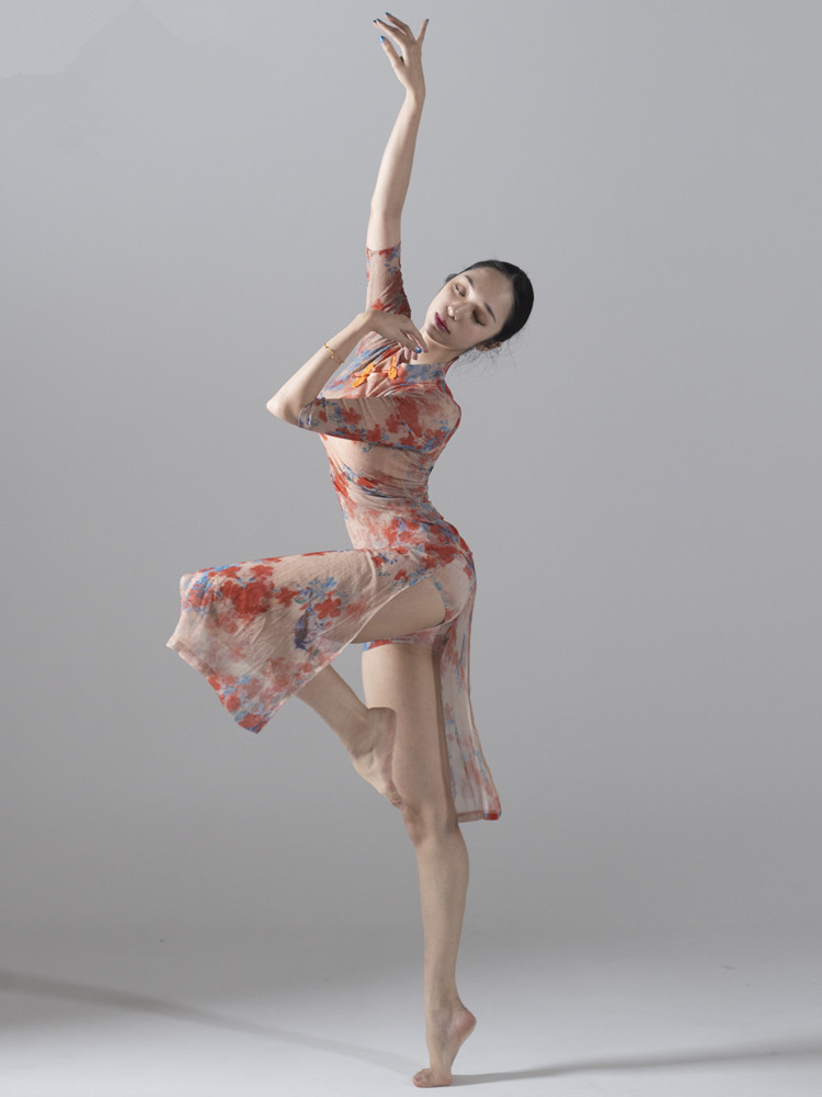 チャイナドレス 中国の風 古典舞踊 夏 半袖 レーヨン プリント 運動着 梅の花ボタン ハイスリット
