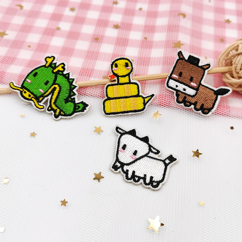 年末のプロモーション特価！ 12種】干支 動物 刺繍ワッペン ワッペンシール アップリケ その他