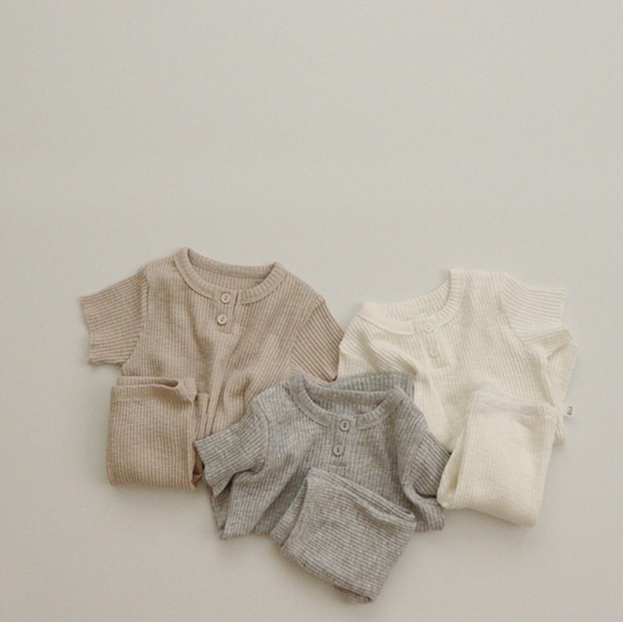 韓国子供服    キッズ服    トップス   シャツ+半ズボン    2点セット    4色