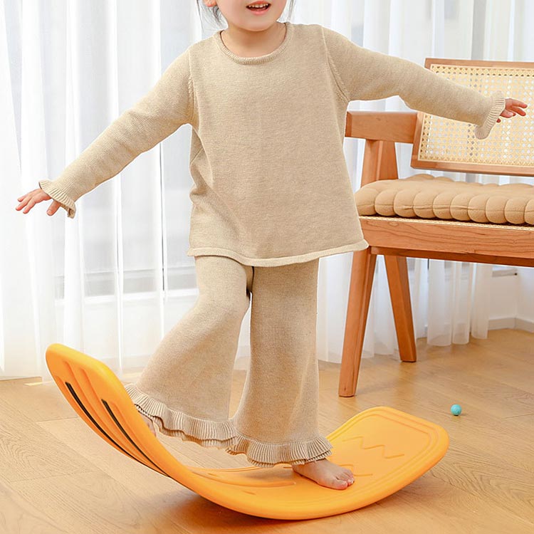 バランスボード 体幹 トレーニング 軽量 室内遊び 乗用玩具 おもちゃ