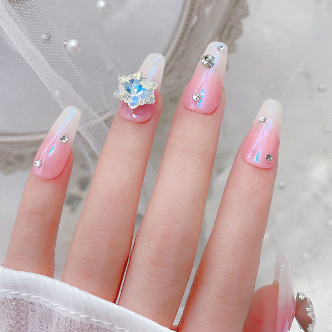 冬 ネイルパーツ 雪の花 アクセサリーパーツ Vカット 水晶 立体 ジェル