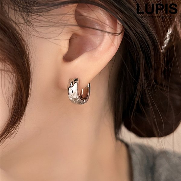 ピアス レディース フープピアス メタル たたき加工 こなれ感 おしゃれ 大人っぽ 上品 華やか