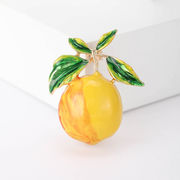 ファッショナブルなレモンブローチ、創造的なフルーツシリーズのコサージュ、エレガントな衣服の装飾