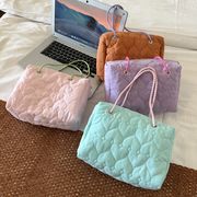 化粧バッグ　収納ポーチ　小物収納　デザイン　レディース　韓国ファッション　かわいい　イブル素材